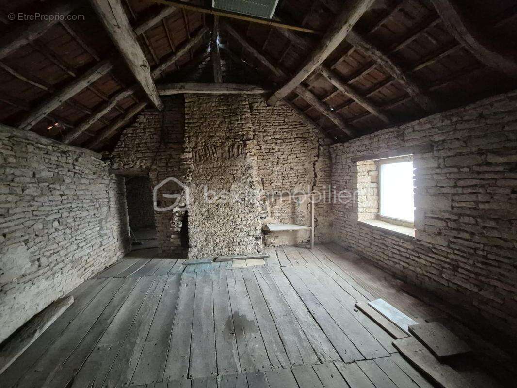 Maison à LATRECEY-ORMOY-SUR-AUBE
