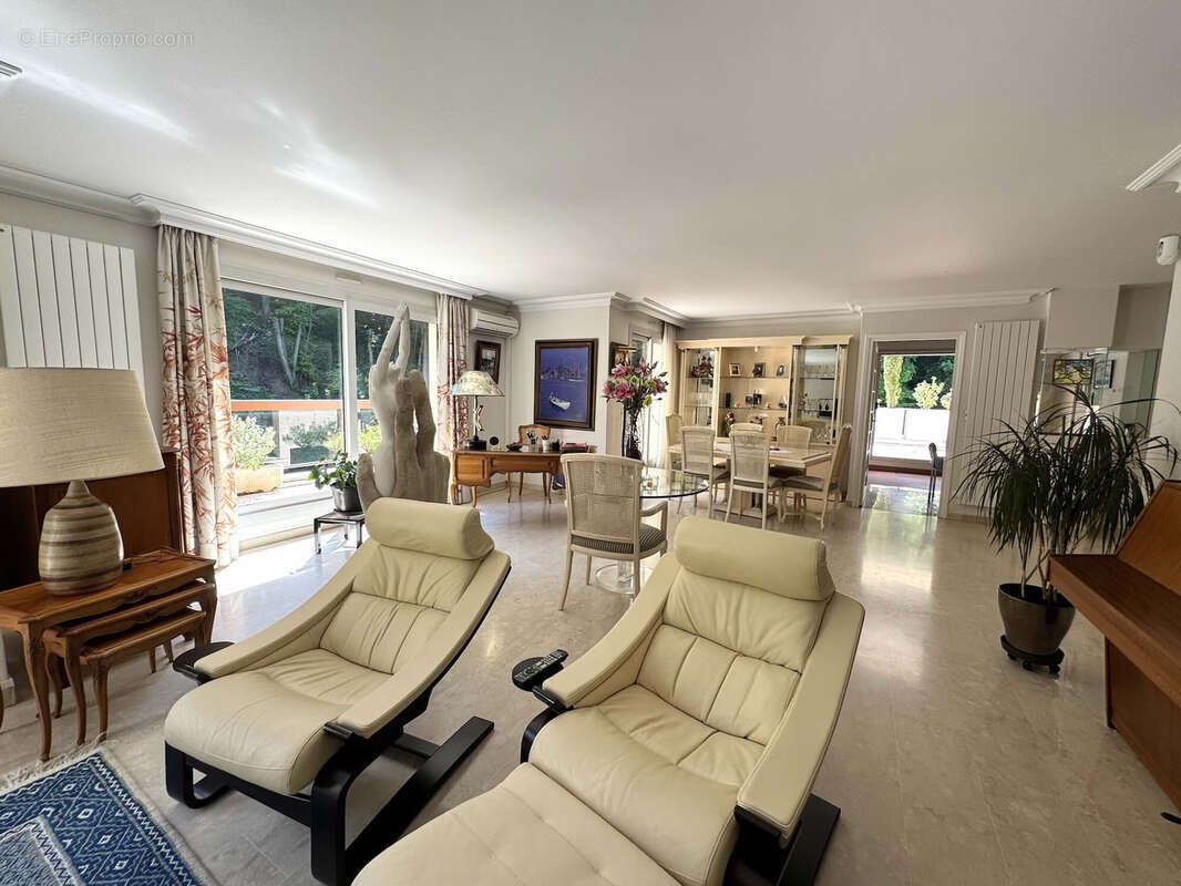 Appartement à FONTAINES-SUR-SAONE