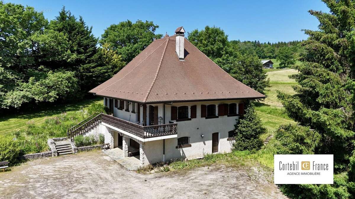 Maison à CRUSEILLES