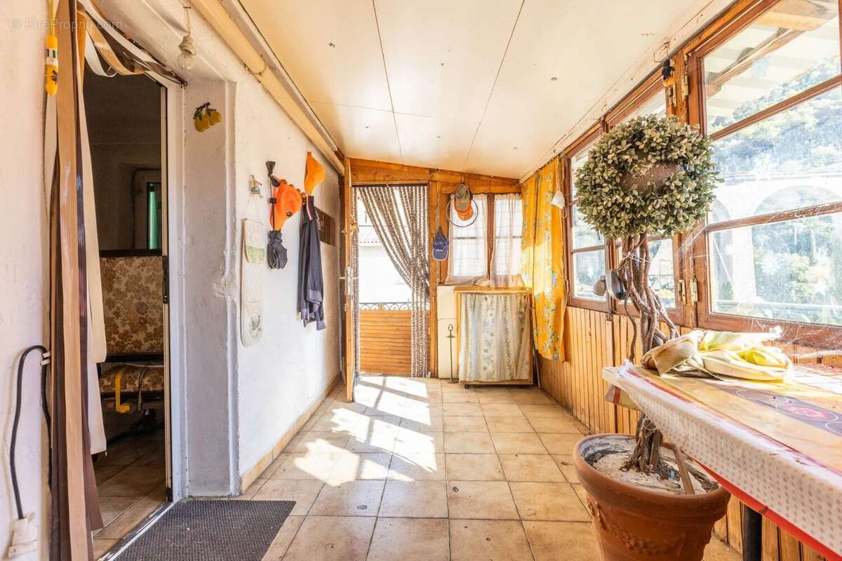 Appartement à L'ESCARENE