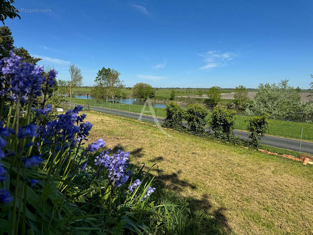 Maison à VOUILLE-LES-MARAIS
