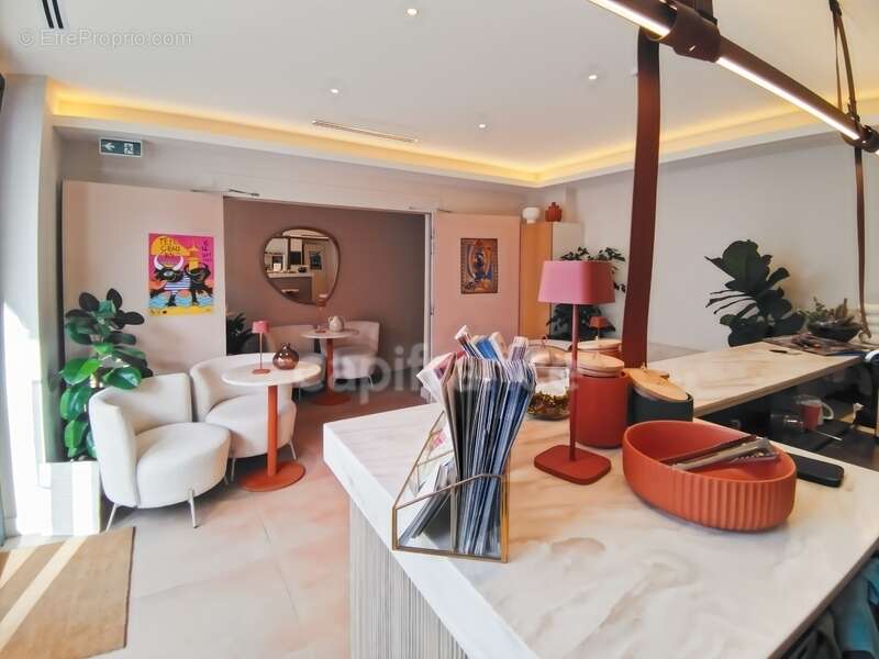 Commerce à LE GRAU-DU-ROI