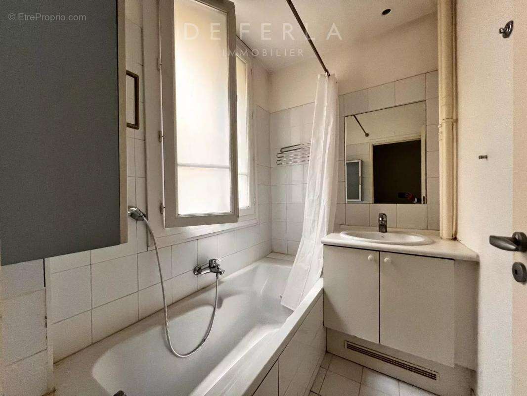 Appartement à PARIS-15E