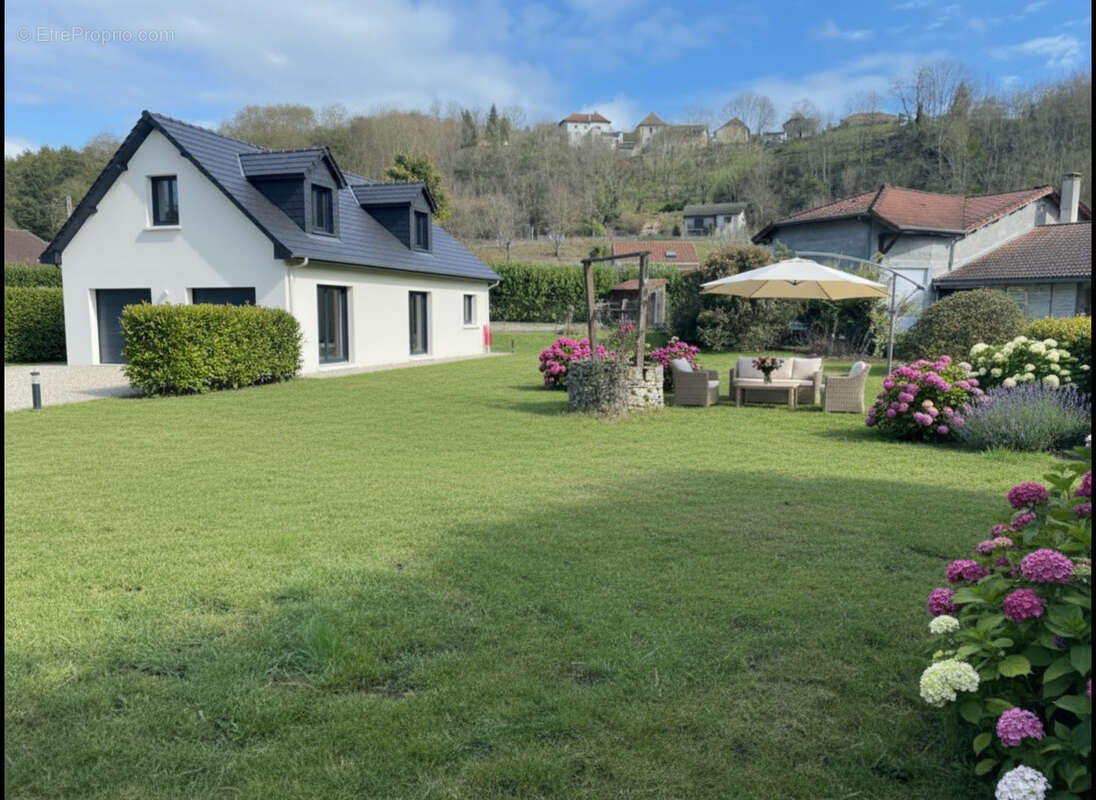 Terrain à SAINT-CHEF