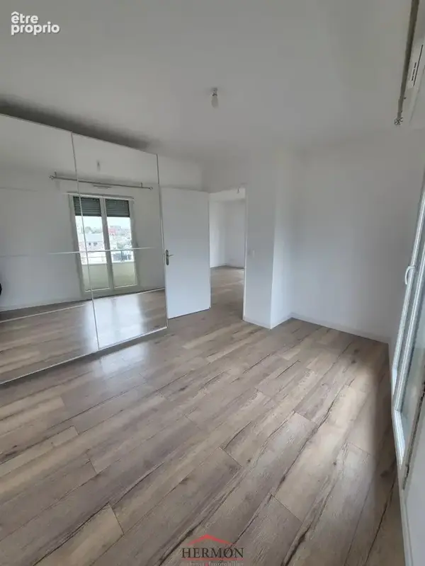 ASNIERES - Appartement 2 pièces avec terrasse et parking - photo 4