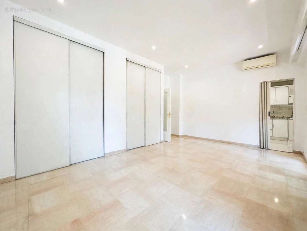 NICE - Rue des Chevaliers de Malte - 2P 55m² avec terrasse - Vue dégagée - photo 2
