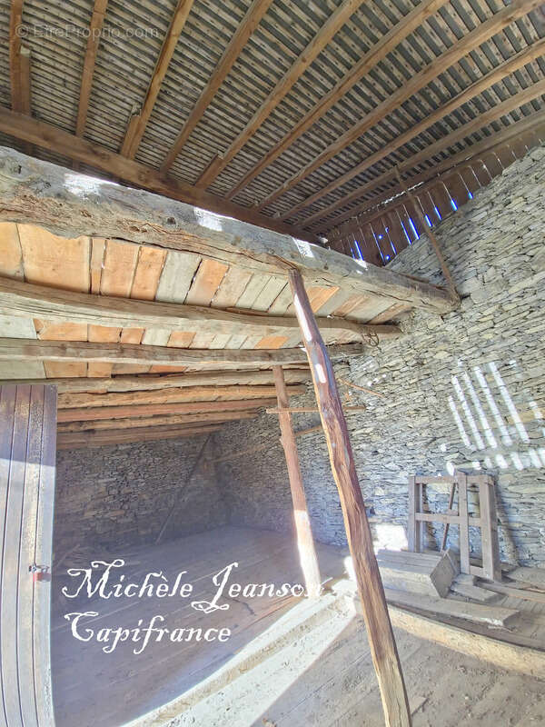 Maison à BETTON-BETTONET