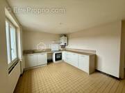 Appartement à COURS-LA-VILLE