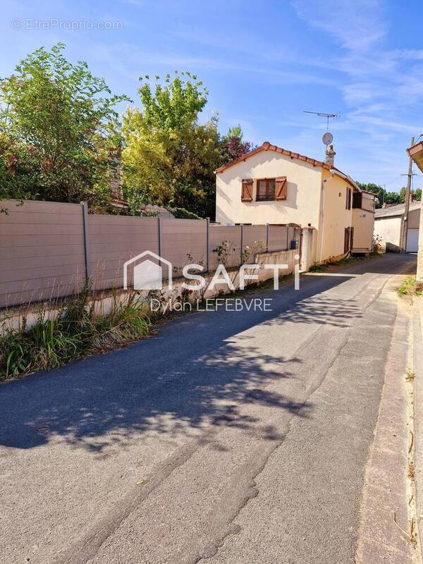 Photo 1 - Maison à SAINT-CYR