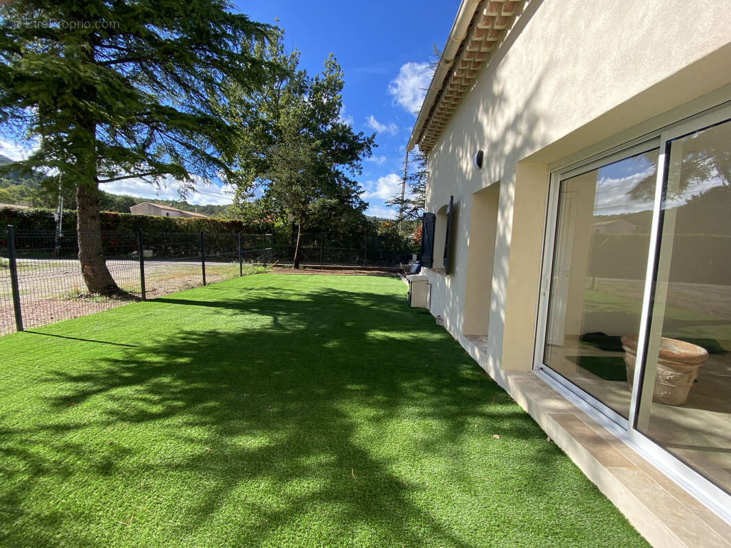Maison à NANS-LES-PINS
