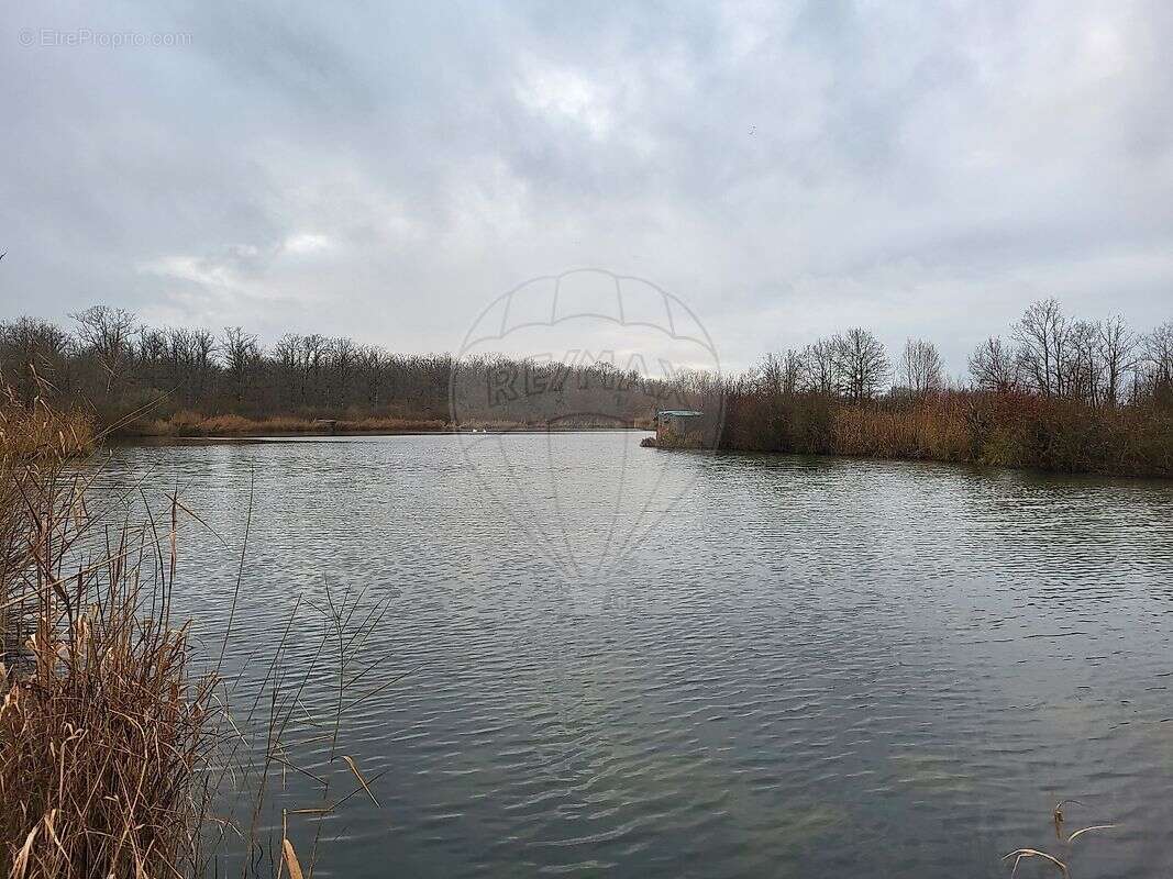 Autre à SERVON-MELZICOURT