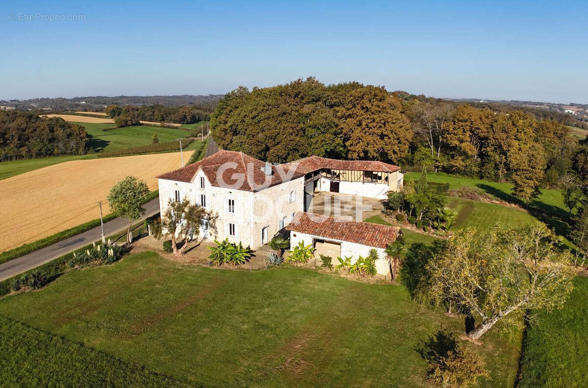 Maison à HAGETMAU