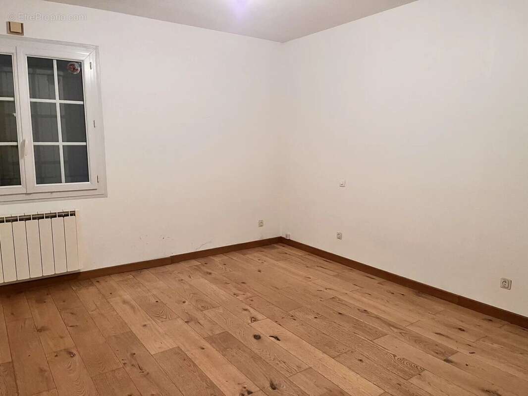 Maison à SAINTE-NEOMAYE