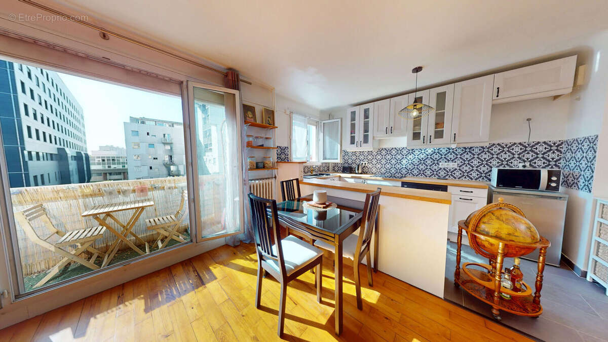 Appartement à AUBERVILLIERS