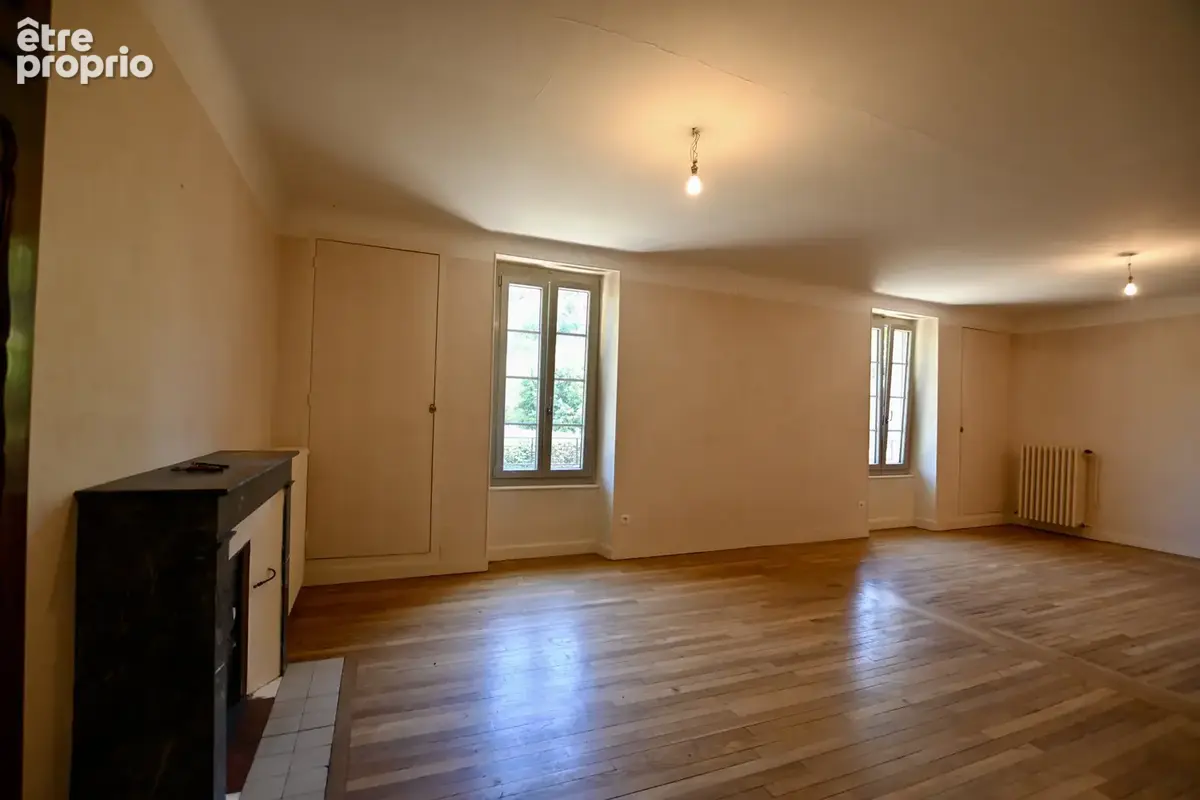 À Avallon, vaste propriété de charme avec parc arboré et potentiel familial ou locatif - photo 8