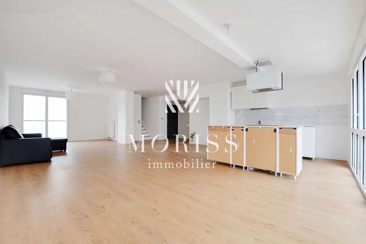 Appartement à LES LILAS