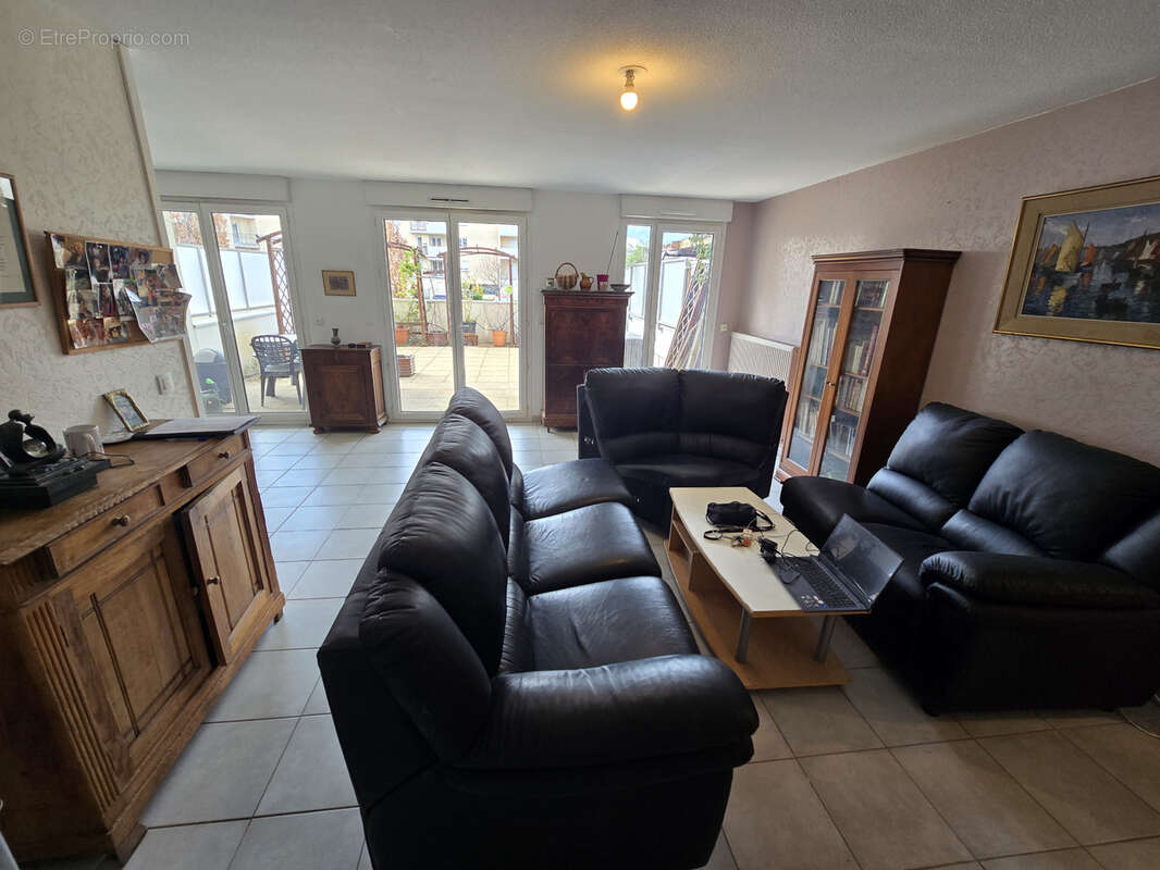 Appartement à SAINT-MARTIN-D'HERES