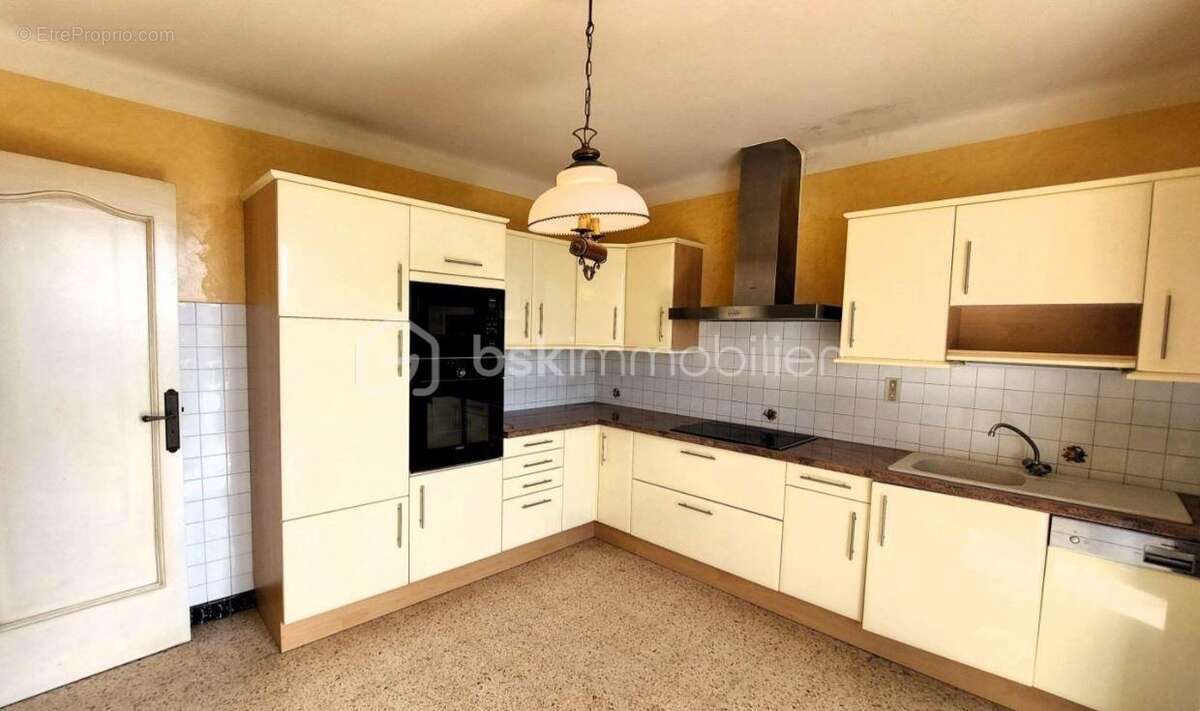 Maison à MORIERES-LES-AVIGNON