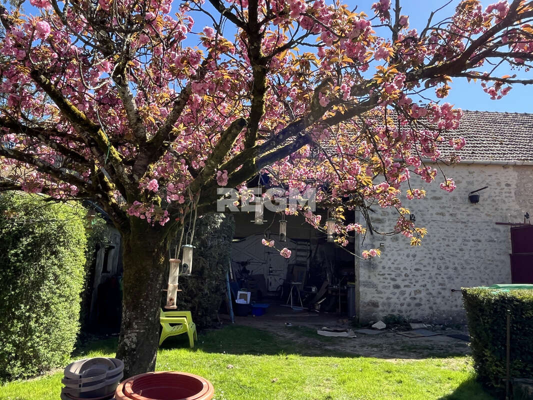 Maison à LA CHAPELLE-LA-REINE