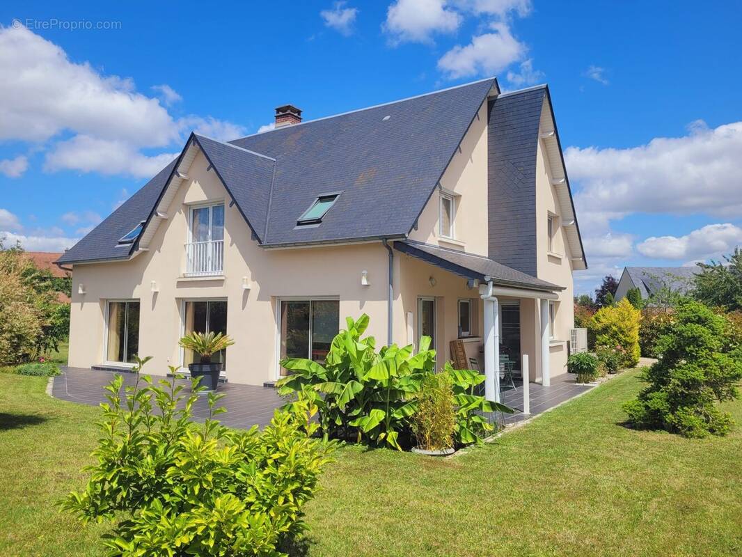 A vendre maison contemporaine de 250 m² habitable à Vironvay - Maison à VIRONVAY