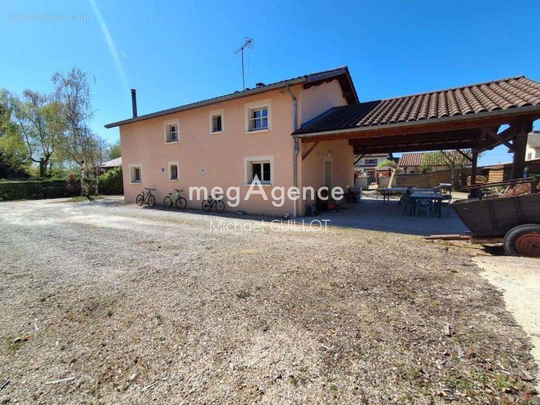 Maison à JASSERON