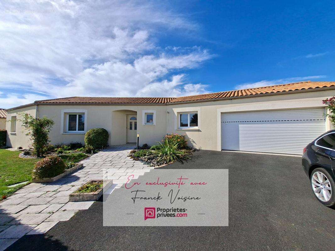 Maison à VENDRENNES