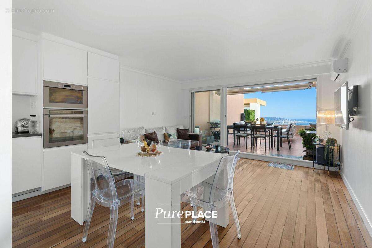 Appartement à MANDELIEU-LA-NAPOULE