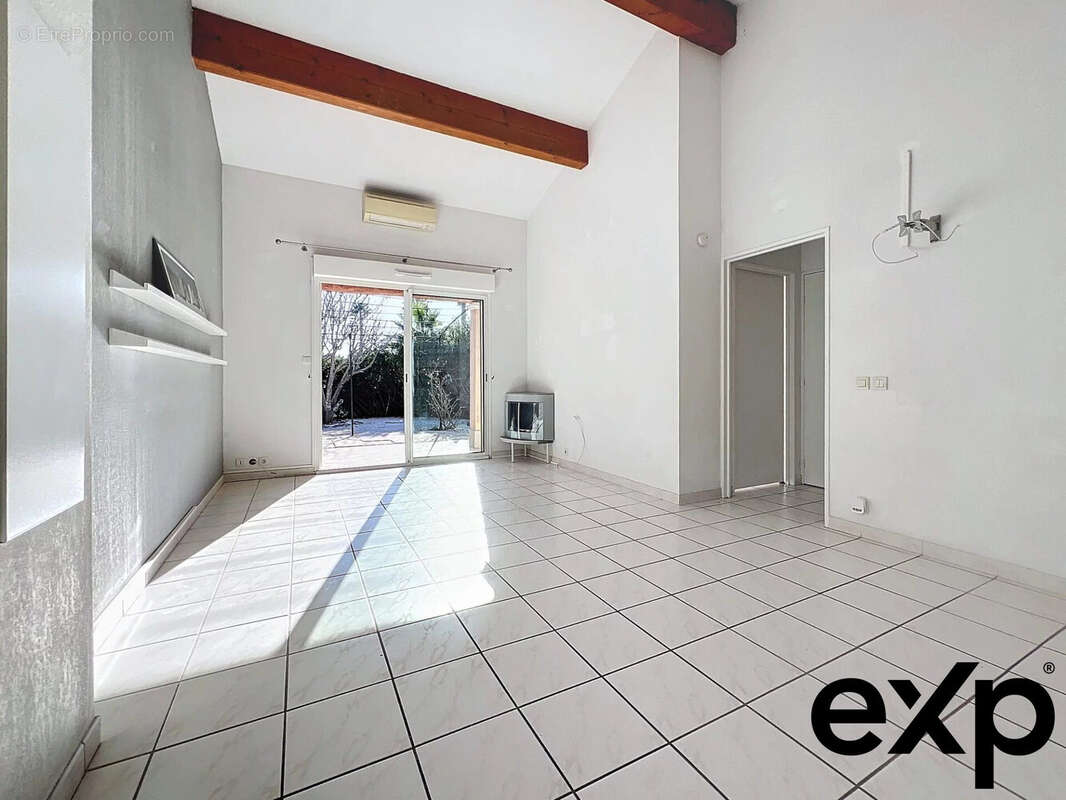 Maison à ROQUEBRUNE-SUR-ARGENS