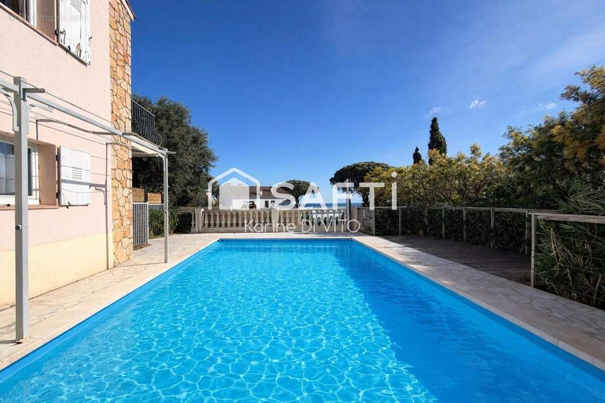 Photo 2 - Appartement à ROQUEBRUNE-SUR-ARGENS
