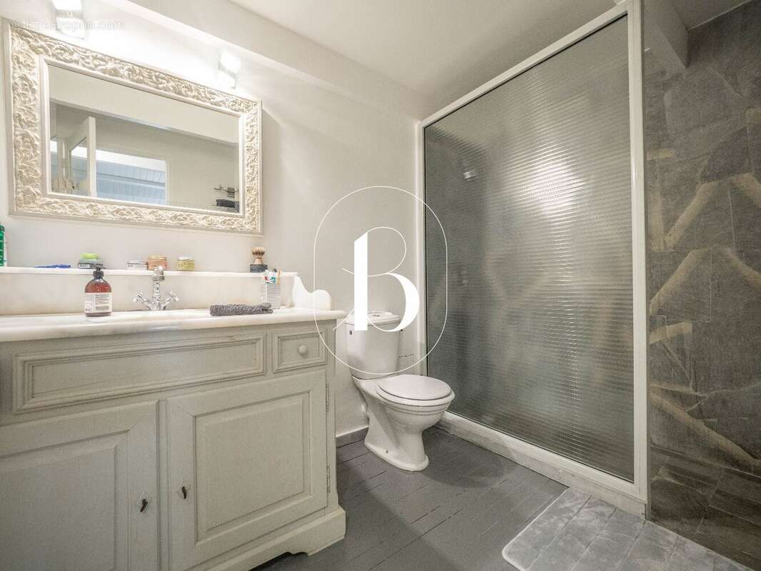 Maison à SAINT-LAURENT-DE-CARNOLS