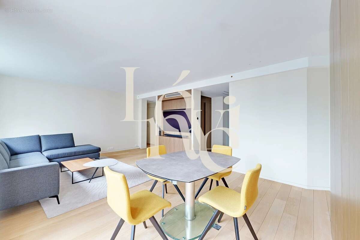 Appartement à PARIS-15E