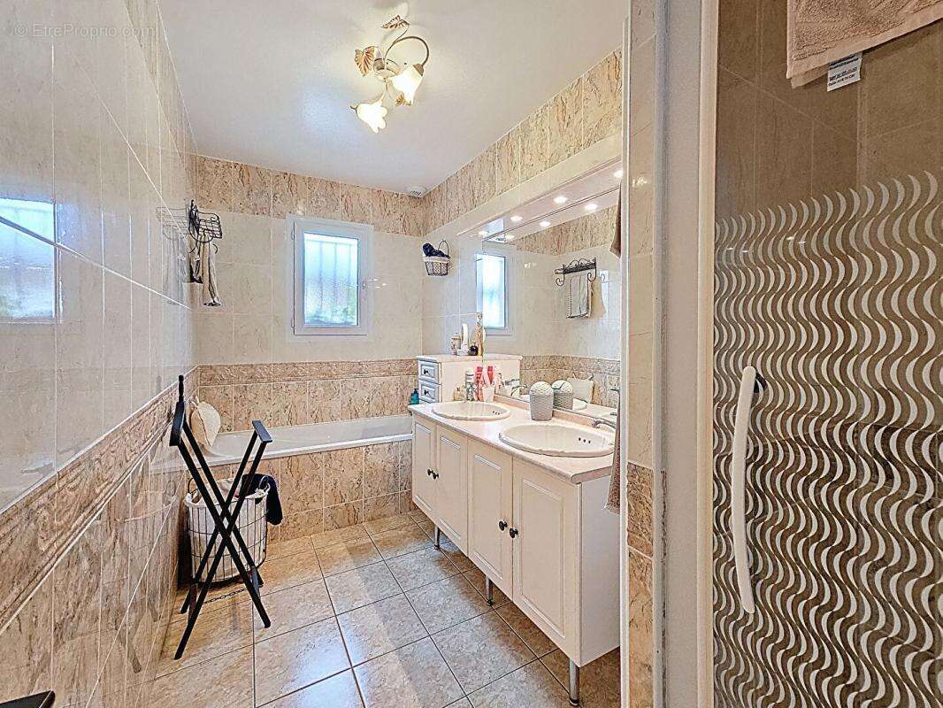 Maison à SAINT-VICTEUR