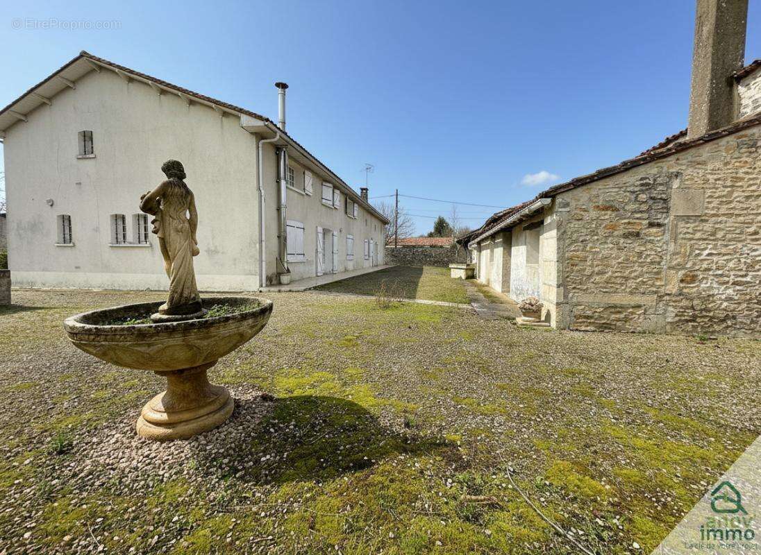 Maison à LA ROCHEFOUCAULD