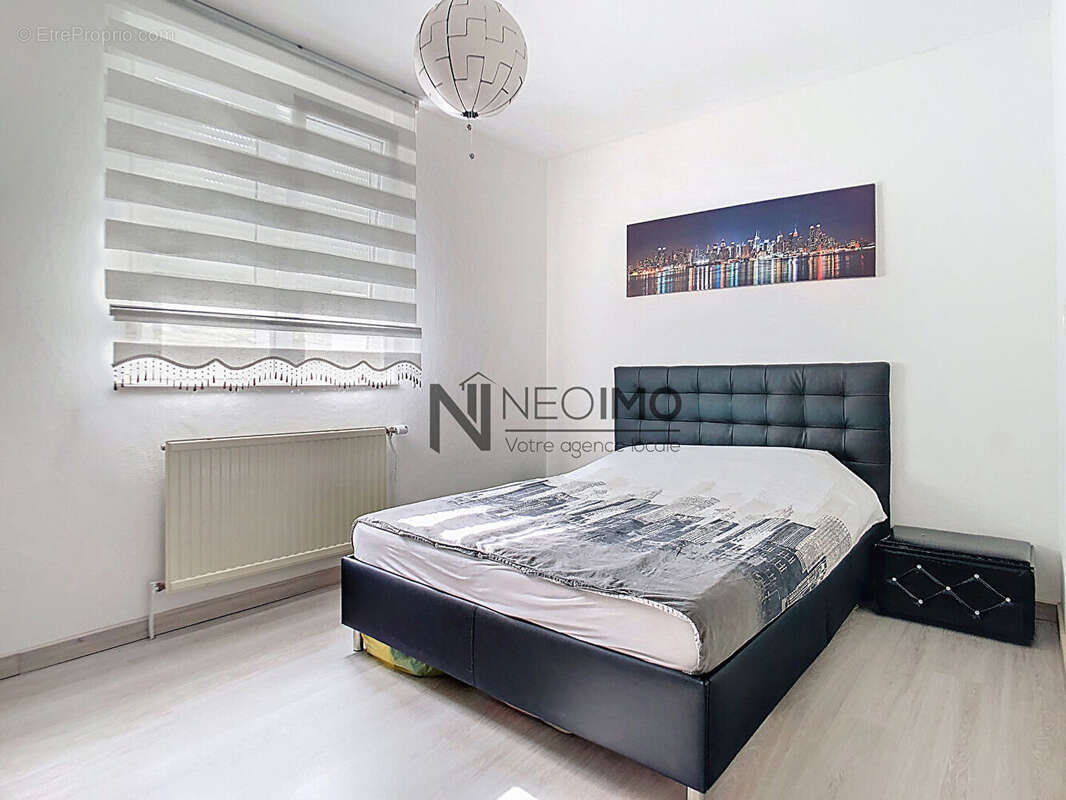 Maison à NEUFCHATEAU