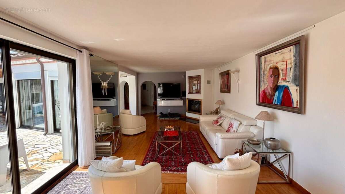 Maison 230 m² à Bessan  - photo 3