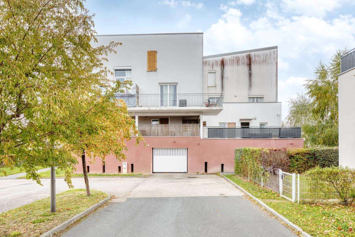 Appartement à VAL-DE-REUIL