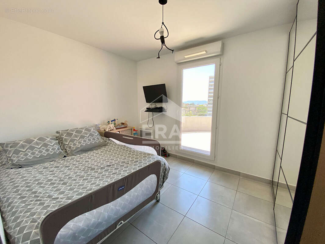 Appartement à MARSEILLE-4E