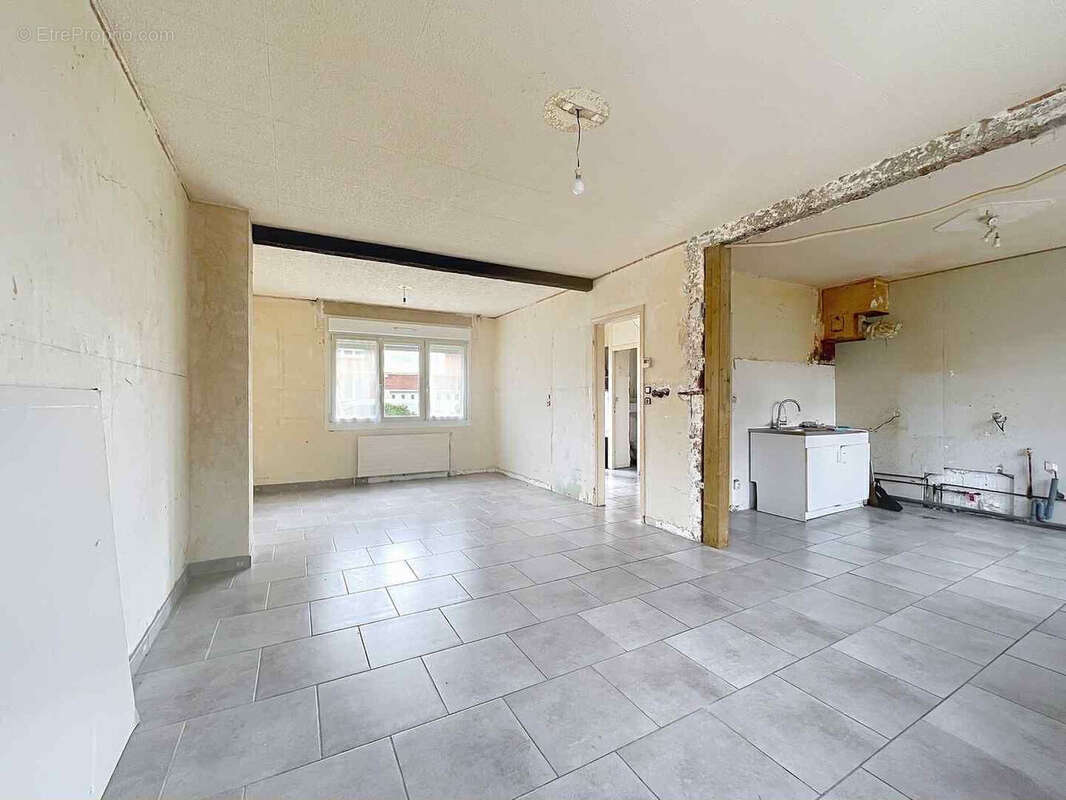 Maison à DOUCHY-LES-MINES