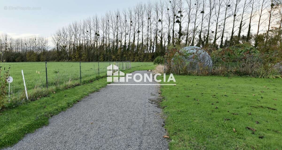 Terrain à DOL-DE-BRETAGNE