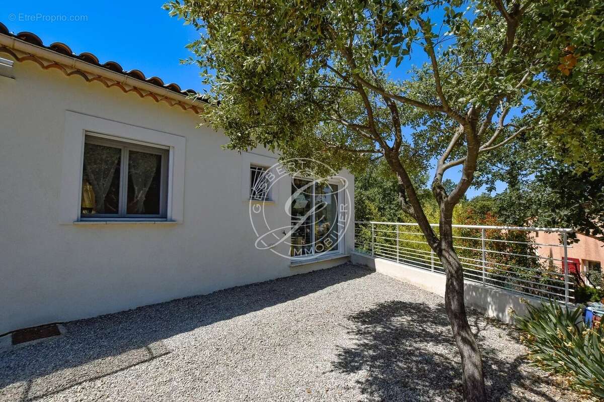 A vendre flayosc - villa  de 225 m2 avec piscine à pieds au village - photo 33