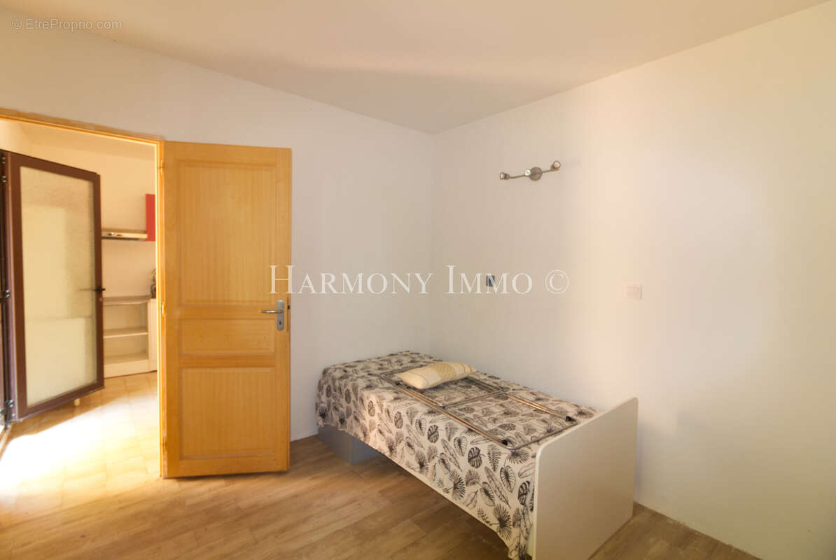 Appartement en rez de jardin au calme à Porto avec terrasse. - photo 2