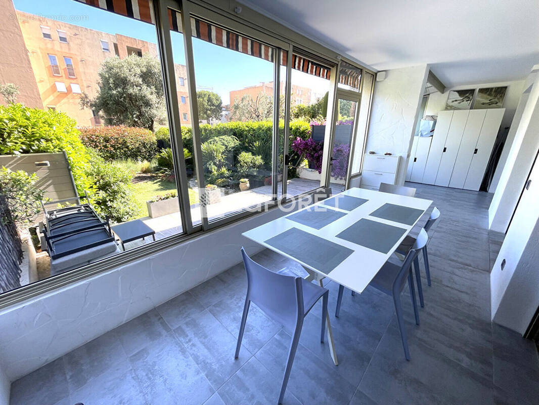 Appartement à SAINT-LAURENT-DU-VAR