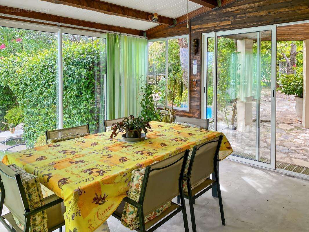Maison à PEYRUIS