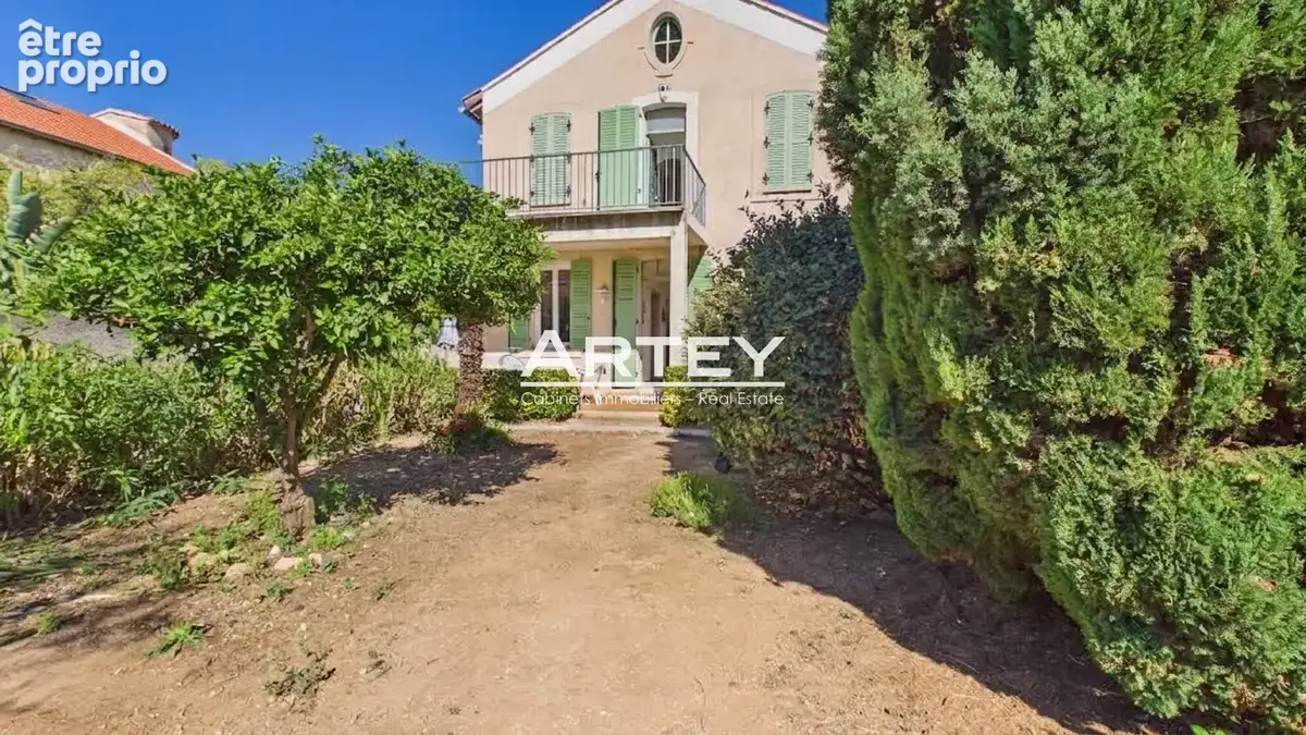 Photo Maison à Carqueiranne au prix de 720 000€