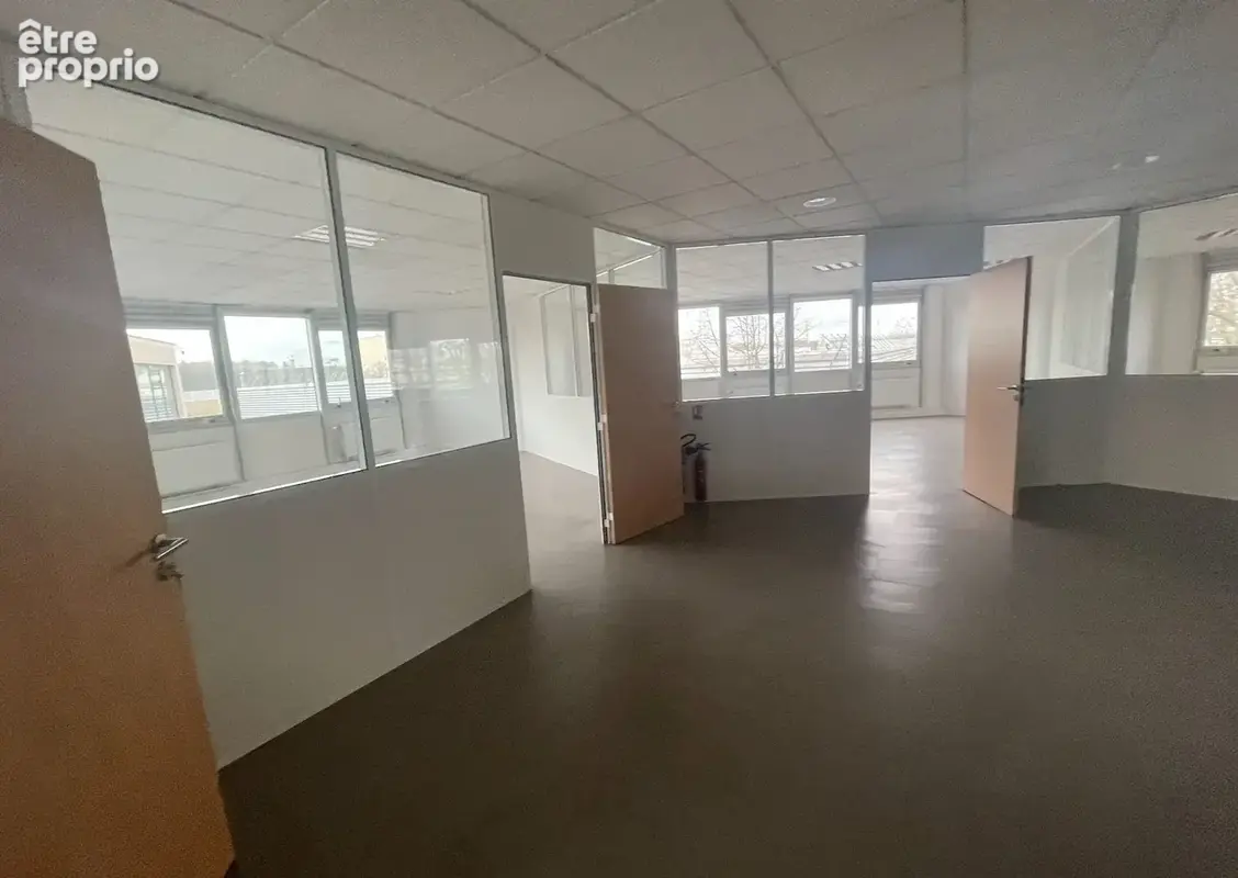 Commerce 302 m² à vendre à Nanterre (92000) - photo 2