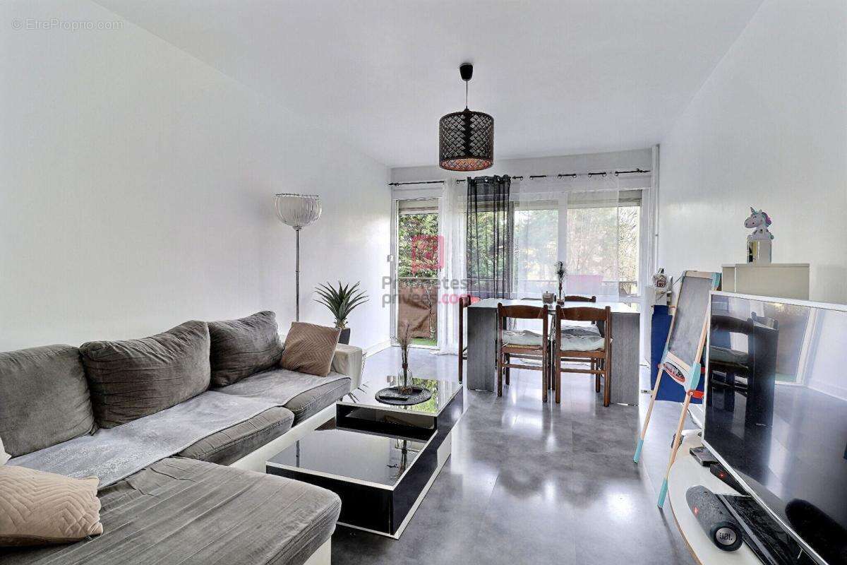Appartement à SAINT-MICHEL-SUR-ORGE