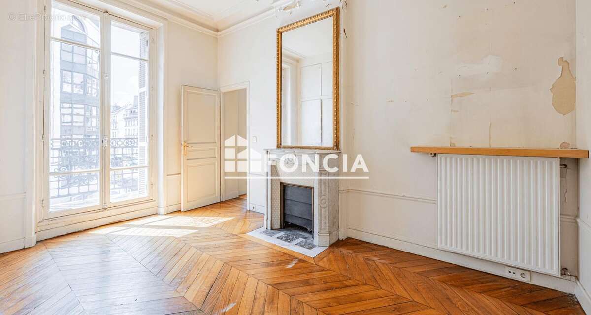 Appartement à PARIS-11E