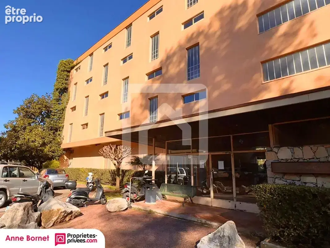Studio 24 m2, terrasse, parc de 4 hectares, parkings - photo 9