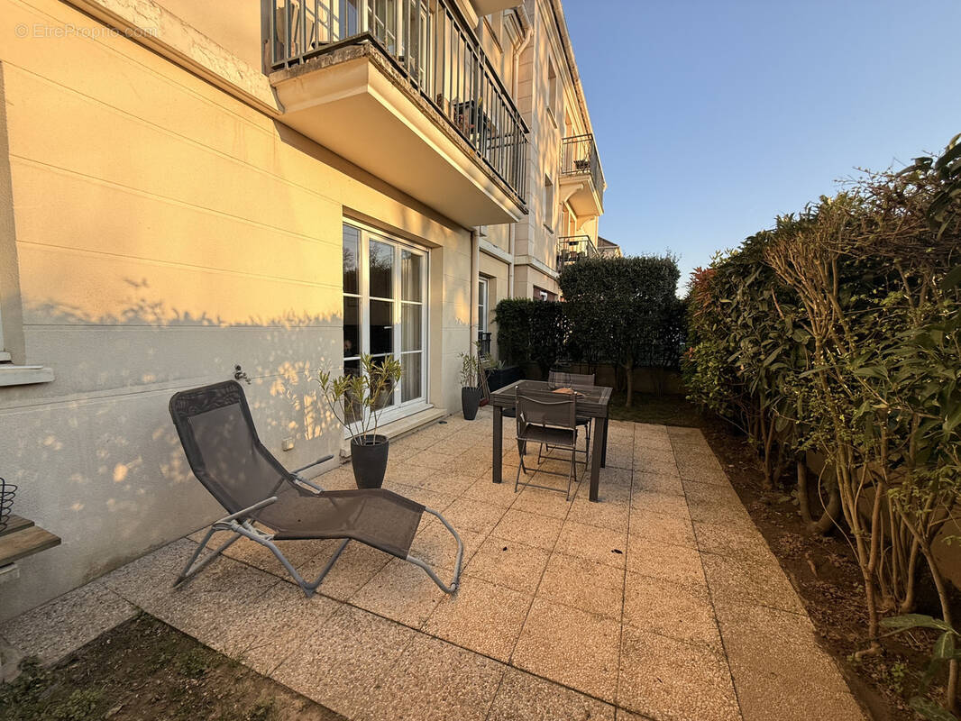 Appartement à VAUX-LE-PENIL
