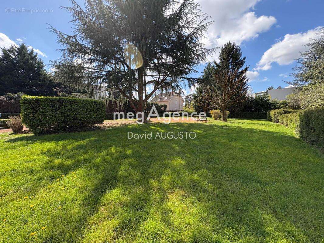 Appartement à CHAMPAGNE-AU-MONT-D'OR